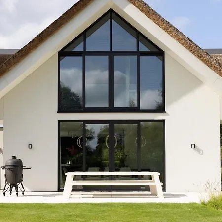 Elements The Luxe En Bergen