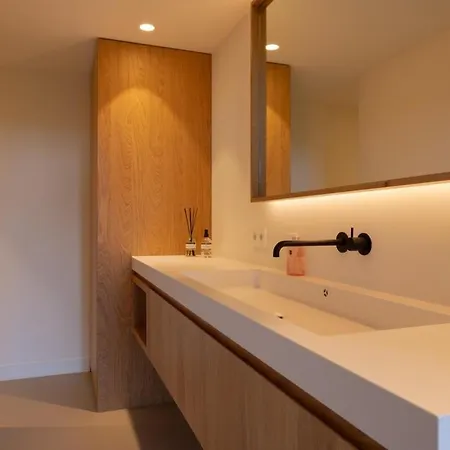 Elements The Luxe En