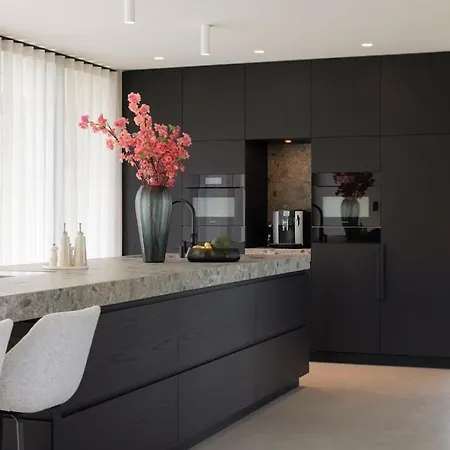 Elements The Luxe En