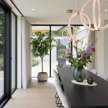 Elements The Luxe En Villa Bergen