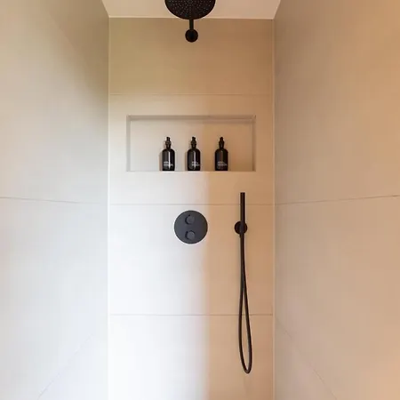 Elements The Luxe En Bergen