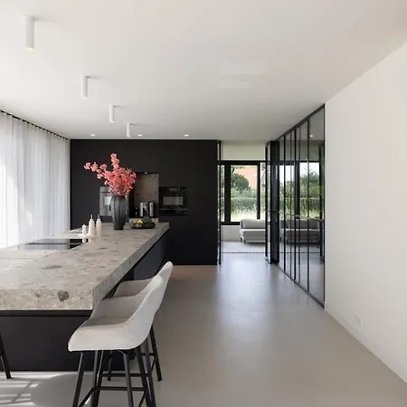 Elements The Luxe En Villa Bergen