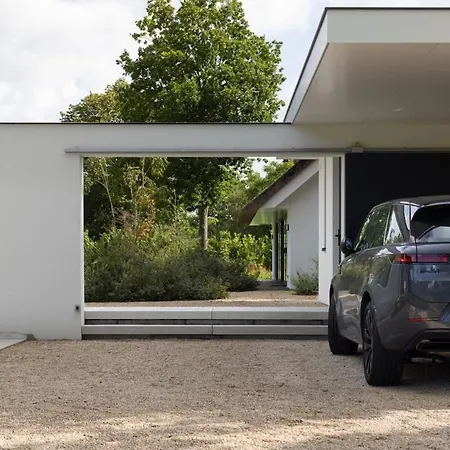 Elements The Luxe En Bergen