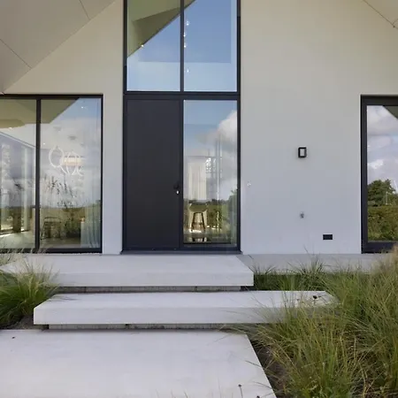 Elements The Luxe En Bergen