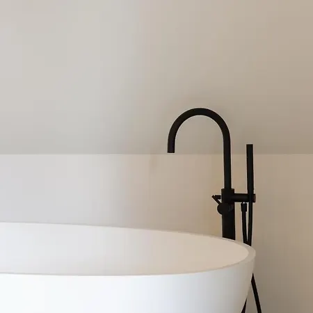 Elements The Luxe En Bergen