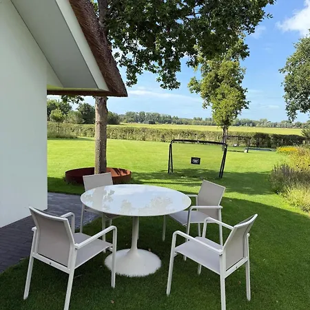 Elements The Luxe En Villa Bergen